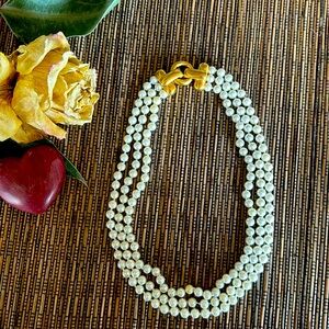 Carolee Simulated Pearl Choker Necklace w/ Large Gold Clasp and Knotted Pearls ✨